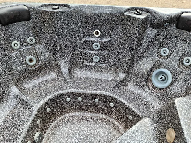 Sunbelt 5 persoons jacuzzi en buitenspa - afbeelding 8 van  29