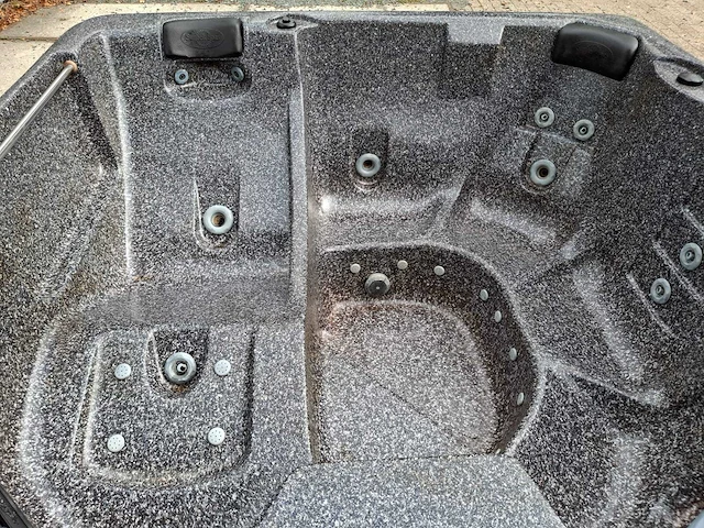 Sunbelt 5 persoons jacuzzi en buitenspa - afbeelding 10 van  29