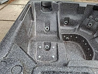 Sunbelt 5 persoons jacuzzi en buitenspa - afbeelding 15 van  29