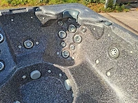 Sunbelt 5 persoons jacuzzi en buitenspa - afbeelding 11 van  27