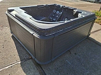 Sunbelt 5 persoons jacuzzi en buitenspa - afbeelding 14 van  27