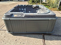 Sunbelt 5 persoons jacuzzi en buitenspa - afbeelding 20 van  27
