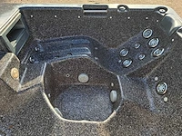 Sunbelt 5 persoons jacuzzi en buitenspa - afbeelding 26 van  27