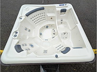 Sunbelt 7 persoons amerikaans balboa jacuzzi en buitenspa