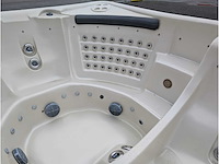 Sunbelt 7 persoons amerikaans balboa jacuzzi en buitenspa - afbeelding 8 van  13