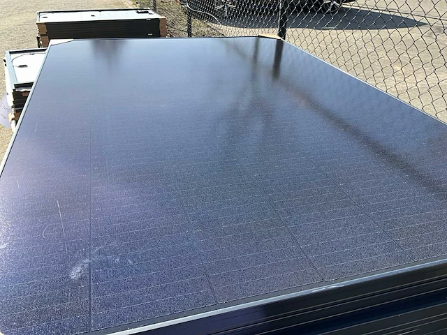 Sunpower p3 blk 370ac zonnepaneel (19x) - afbeelding 1 van  5