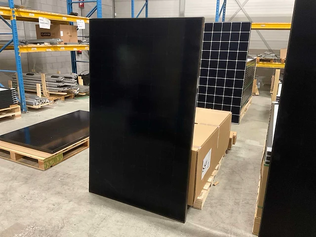 Sunpower spr-max3-375-blk zonnepaneel (2x) - afbeelding 1 van  5