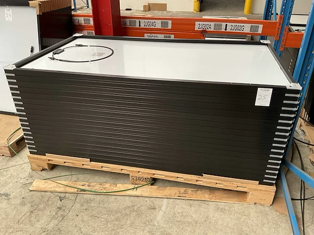 Sunpower spr-max3-415-blk zonnepaneel (17x) - afbeelding 1 van  6
