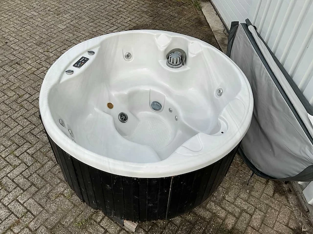Sunray spa jacuzzi - afbeelding 4 van  15