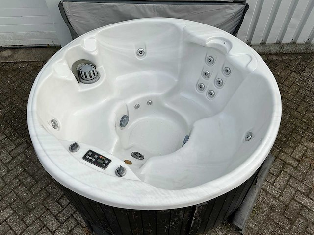 Sunray spa jacuzzi - afbeelding 2 van  15