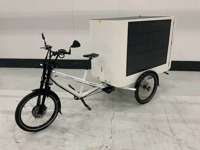 Sunrider elektrische cargobike met zonnepanelen - afbeelding 1 van  21