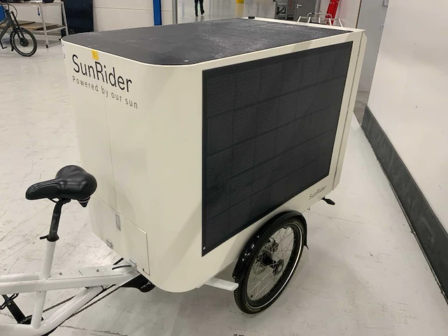 Sunrider elektrische cargobike met zonnepanelen - afbeelding 7 van  24