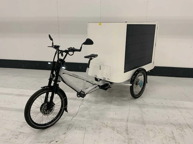 Sunrider elektrische cargobike met zonnepanelen - afbeelding 1 van  20