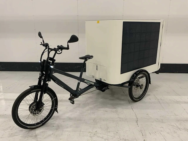 Sunrider elektrische cargobike met zonnepanelen - afbeelding 1 van  21