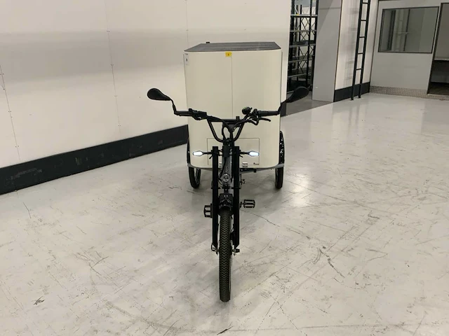 Sunrider elektrische cargobike met zonnepanelen - afbeelding 4 van  21