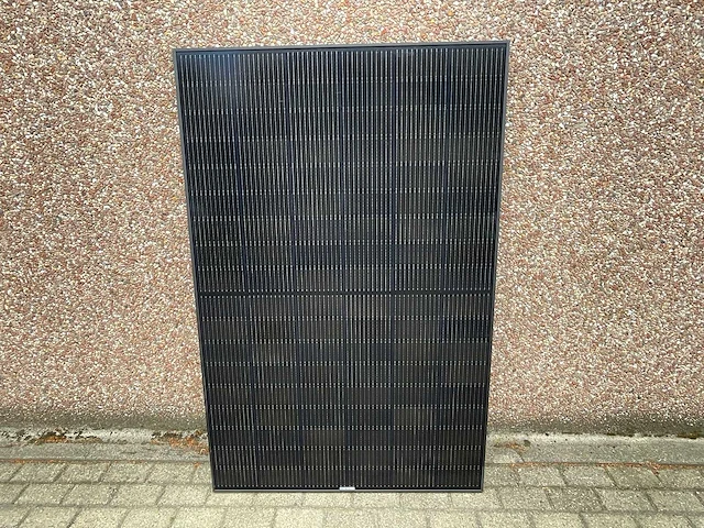 Sunrise - set van 100 full black (400wp) zonnepanelen (totaal vermogen 40.000 wp) - afbeelding 3 van  5