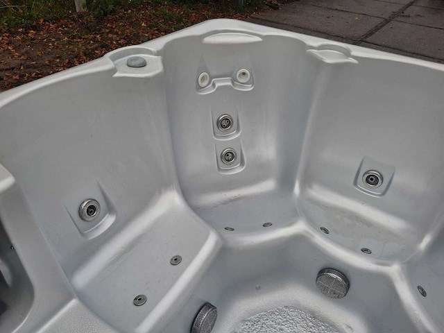 Sunrise 6 persoons jacuzzi en buitenspa - afbeelding 13 van  26