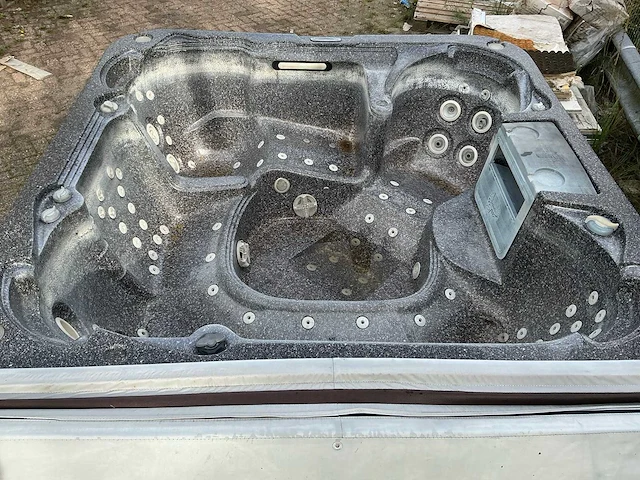 Sunrise spa jacuzzi - afbeelding 9 van  11