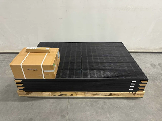 Suntech - set van 8 full black glas/glas zonnepanelen (430 wp) en 1 solax 3.3k omvormer (1-fase) - afbeelding 1 van  7