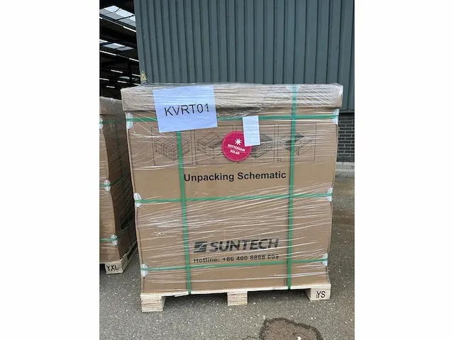 Suntech power stp405s-c54/umhb solar modules ongebruikt & original box 2 pallets - afbeelding 1 van  4