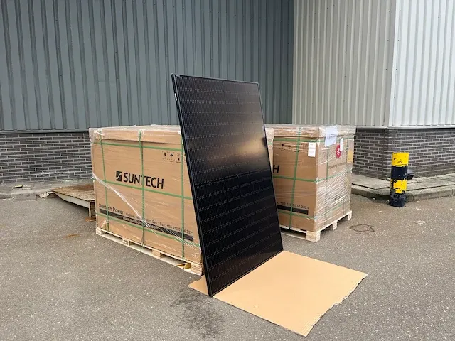 Suntech power stp405s-c54/umhb solar modules ongebruikt & original box 2 pallets - afbeelding 4 van  4