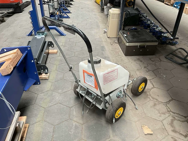 Supaturf txe505 line marking machine - afbeelding 3 van  6