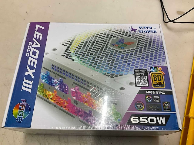 Super flower leadex iii gold 650 w power supply - afbeelding 1 van  3