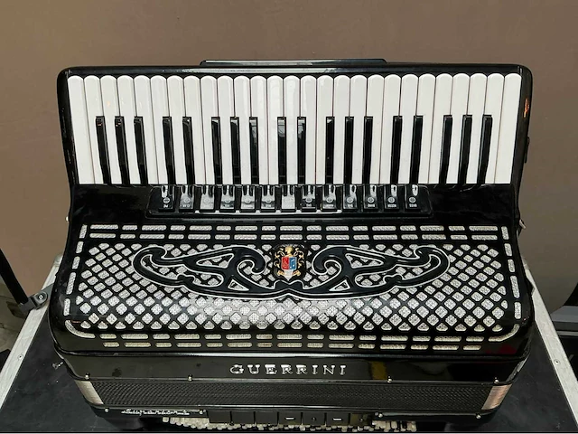 Superior 9 accordeon muziekinstrument - afbeelding 9 van  14