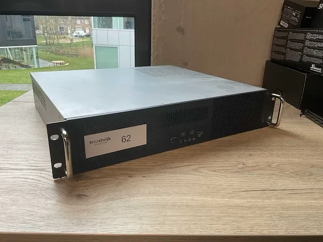 Supermicro x13saz-f desktop - afbeelding 1 van  9