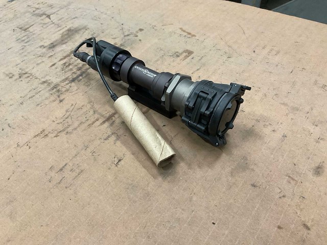Surefire m93 weapen light system - afbeelding 2 van  4