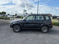 Suzuki - 2001 - grand vitara - 2.5 v6 4x4 - personenauto - afbeelding 2 van  15