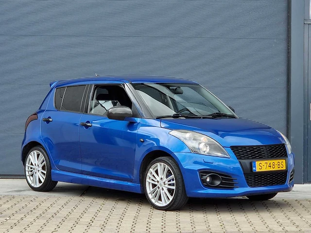 Suzuki - 2016 - swift - 1.6 sport - s-748-bs - afbeelding 20 van  26