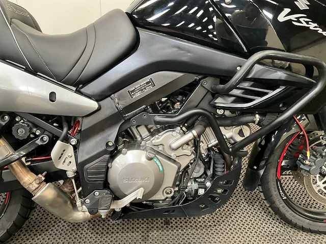 Suzuki - all-road - dl 1000 - v-strom - motorfiets - 2008 - afbeelding 21 van  21