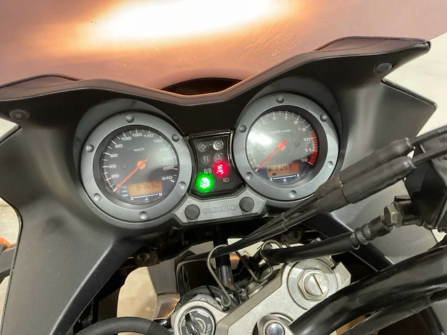Suzuki - all-road - dl 1000 v-strom - motorfiets - afbeelding 8 van  17