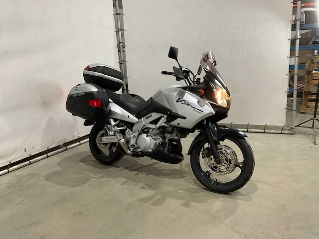 Suzuki - all-road - dl 1000 v-strom - motorfiets - afbeelding 12 van  17