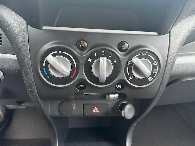 Suzuki - alto 1.0 5-drs - 4-traps automaat airco - personenauto - 4384 - afbeelding 25 van  27