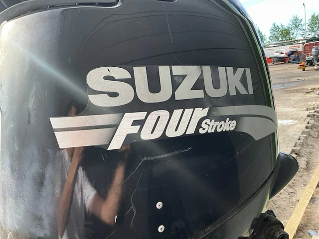 Suzuki - efi 4-takt - 140 pk - buitenboordmotor - afbeelding 3 van  18