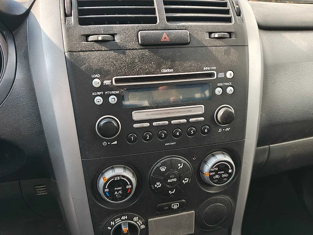 Suzuki - grand vitara - 2.0-16v jlx - personenauto - afbeelding 16 van  30