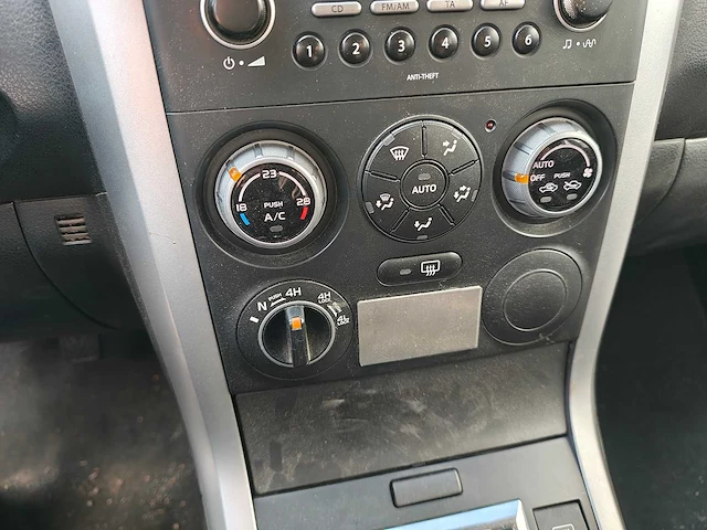 Suzuki - grand vitara - 2.0-16v jlx - personenauto - afbeelding 17 van  30