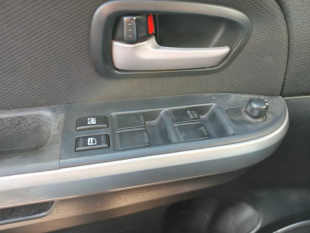 Suzuki - grand vitara - 2.0-16v jlx - personenauto - afbeelding 19 van  30