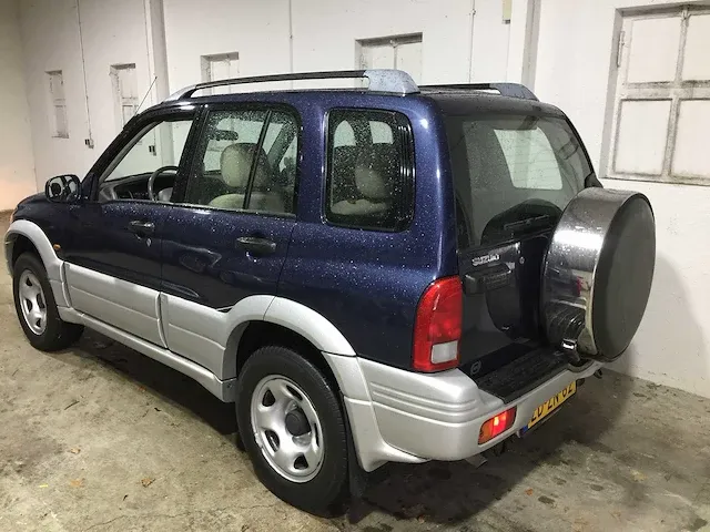 Suzuki - grand vitara - 2.5 v6 automaat- zd-zn-62 - afbeelding 16 van  22