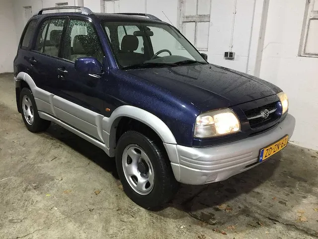 Suzuki - grand vitara - 2.5 v6 automaat- zd-zn-62 - afbeelding 20 van  22