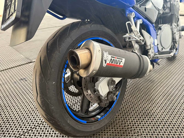 Suzuki - gsf 600 s - bandit - motorfiets - 2004 - afbeelding 10 van  25