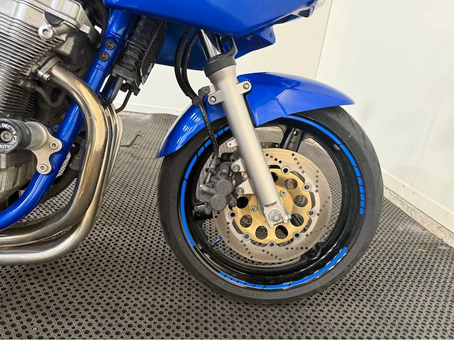 Suzuki - gsf 600 s - bandit - motorfiets - 2004 - afbeelding 11 van  25