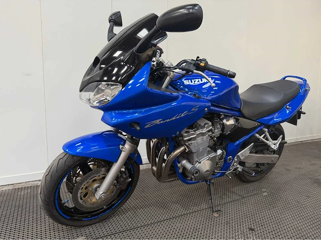 Suzuki - gsf 600 s - bandit - motorfiets - 2004 - afbeelding 1 van  25