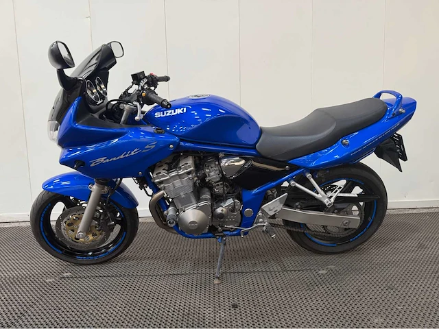 Suzuki - gsf 600 s - bandit - motorfiets - 2004 - afbeelding 21 van  25