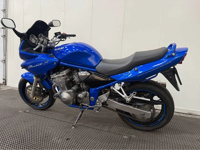 Suzuki - gsf 600 s - bandit - motorfiets - 2004 - afbeelding 22 van  25