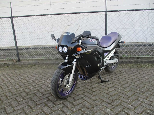 Suzuki - gsxr 750 - motorfiets - afbeelding 4 van  11