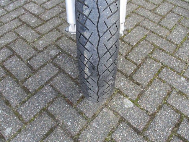 Suzuki - gsxr 750 - motorfiets - afbeelding 6 van  11