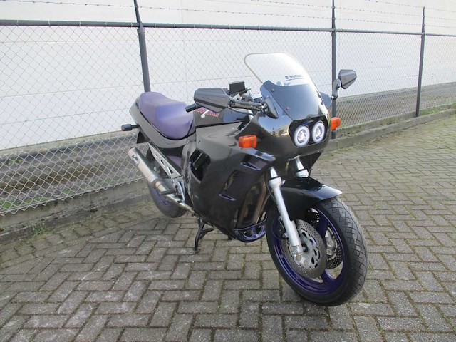 Suzuki - gsxr 750 - motorfiets - afbeelding 7 van  11